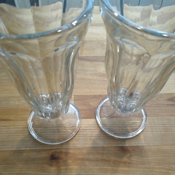 Set of 2 Soda Malt Sundae Glasses Shakes Parfait - Picture 5 of 8